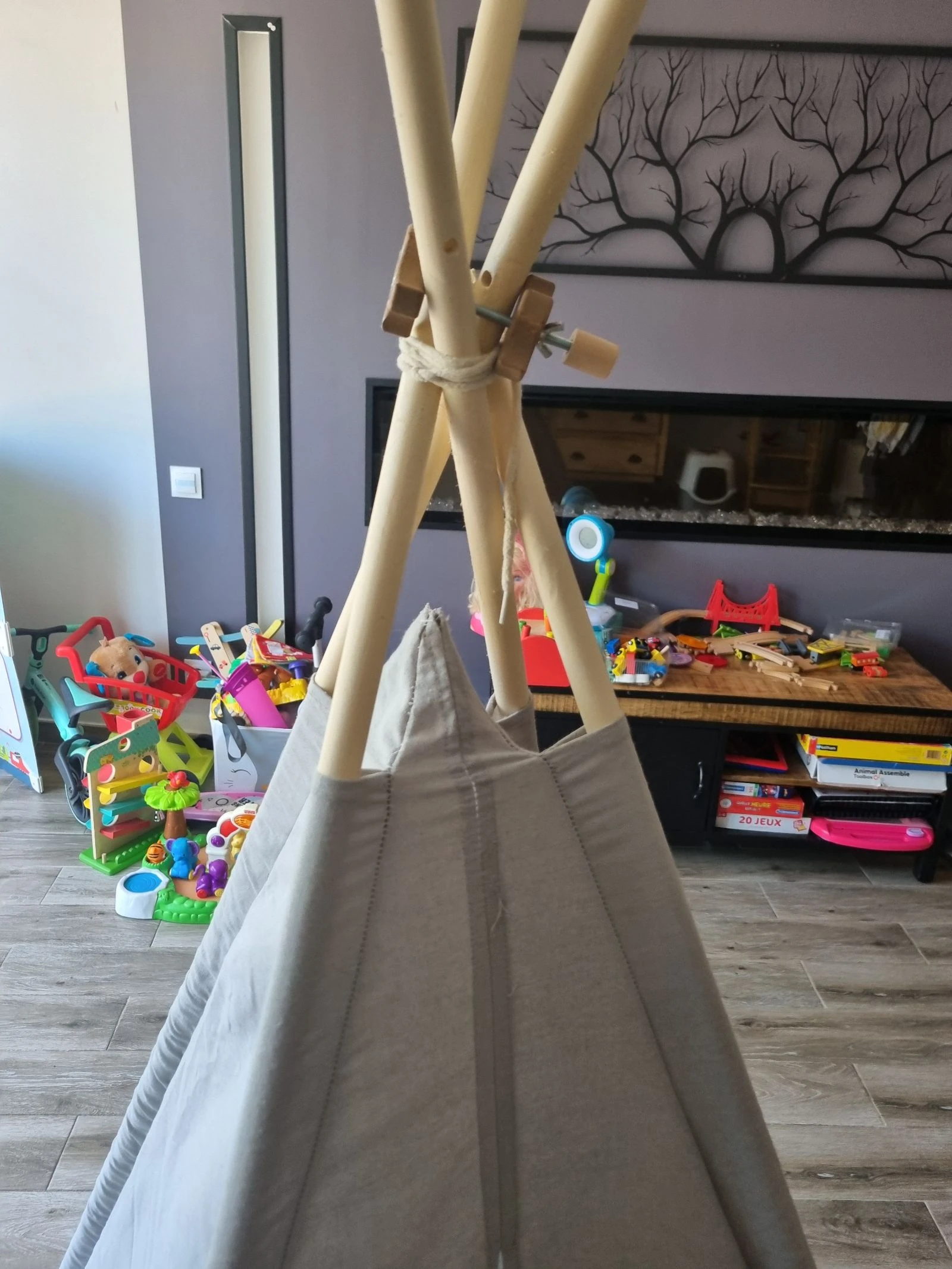 Tipi infantil gris con guirnalda - Para restaurar – photo 6